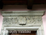 Detail dveřního překladu domu č.p. 52